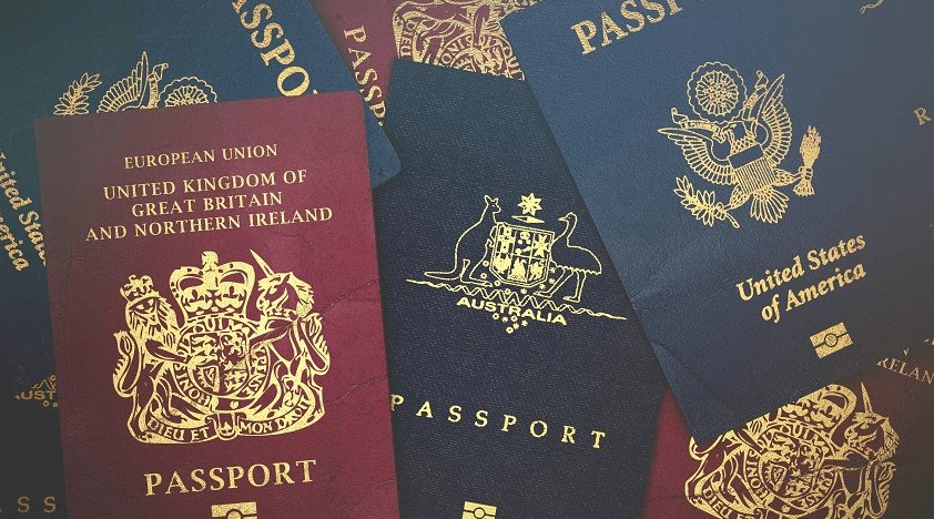 ¿Puedo viajar a Reino Unido con DNI o Pasaporte?